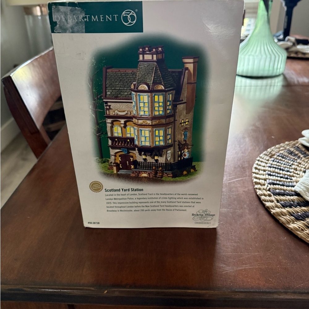 Department 56 Dickens' Village Scotland Yard Station